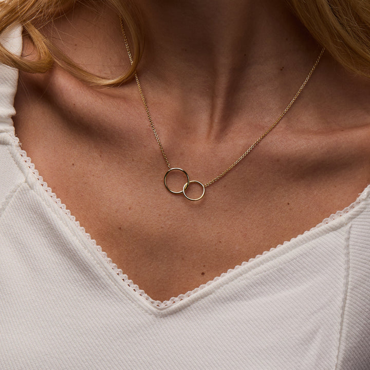Three Generation Gold Eternity Interlocking Circle Necklace