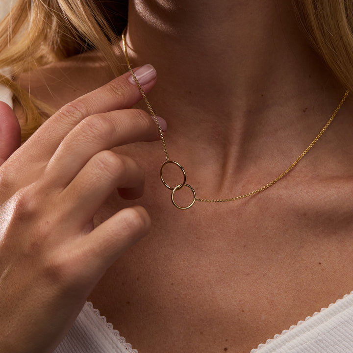 Three Generation Gold Eternity Interlocking Circle Necklace