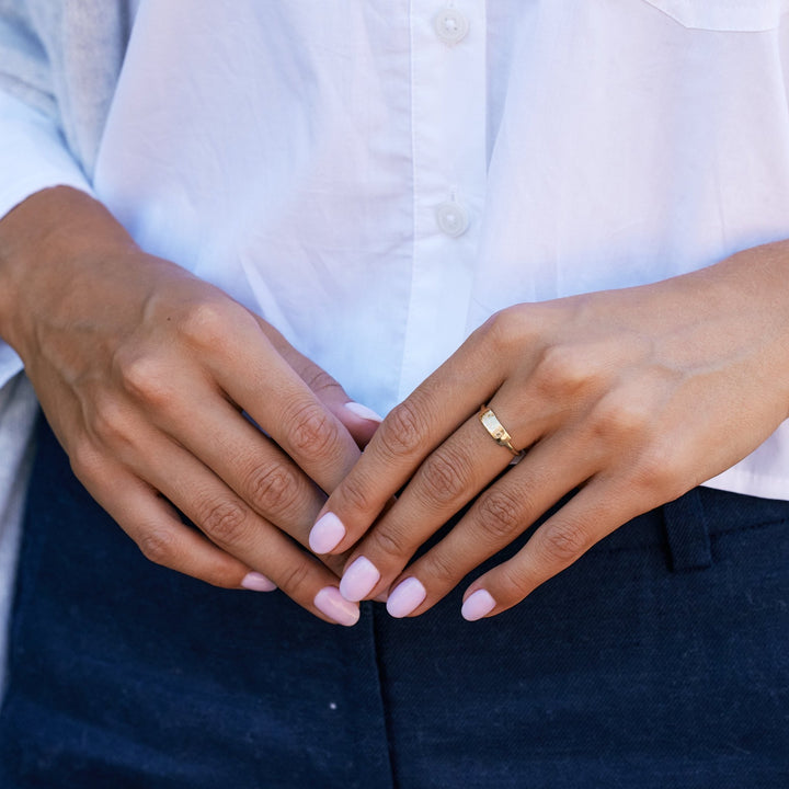 Engravable Bar Ring in Gold